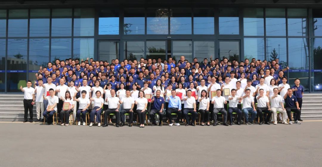 青岛德晋贵宾厅集团成立二十五周年表彰大会隆重举行